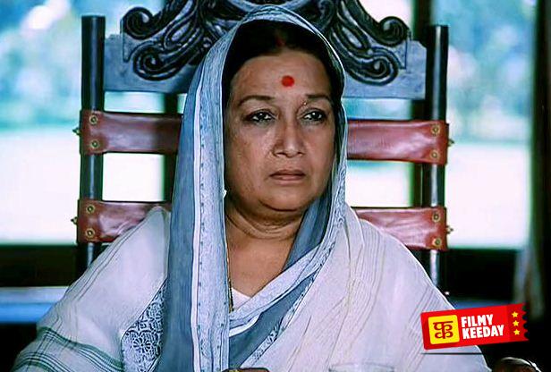 Dina Pathak as mother