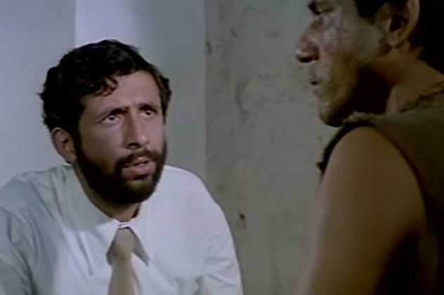 Aakrosh 1980 parallel cinema film ompuri and naseeruddin shah