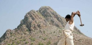 Manjhi the Mountain man inspiring movie