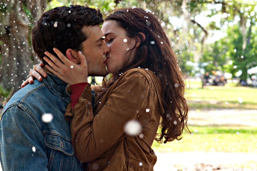 Romantic movies kissing scenes